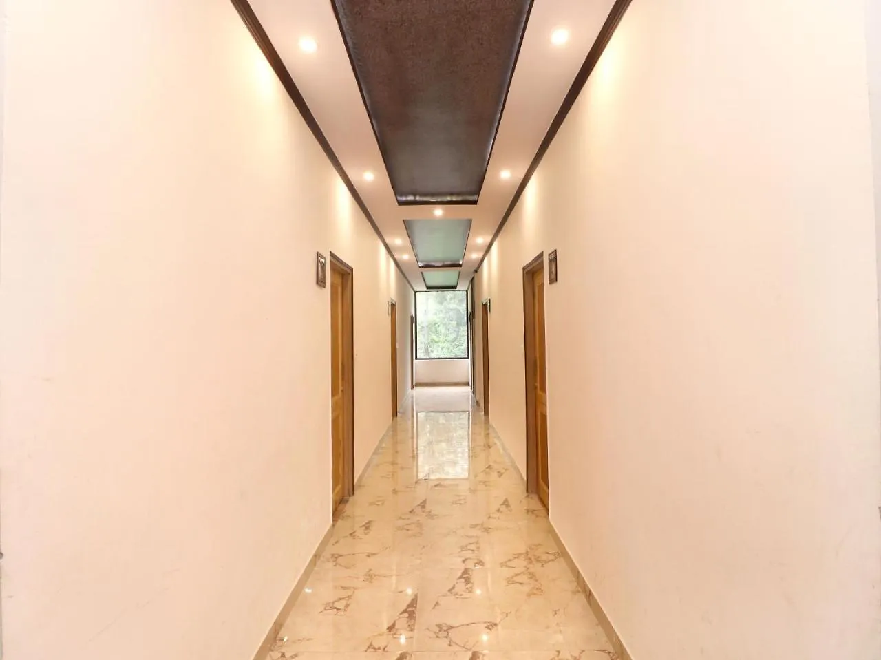 Apartment Oyo 19174 Home Delightful Stay Dhalli Shimla India